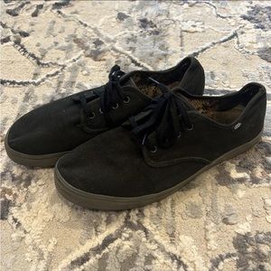 VANS / black w/ grey bottoms / size 10